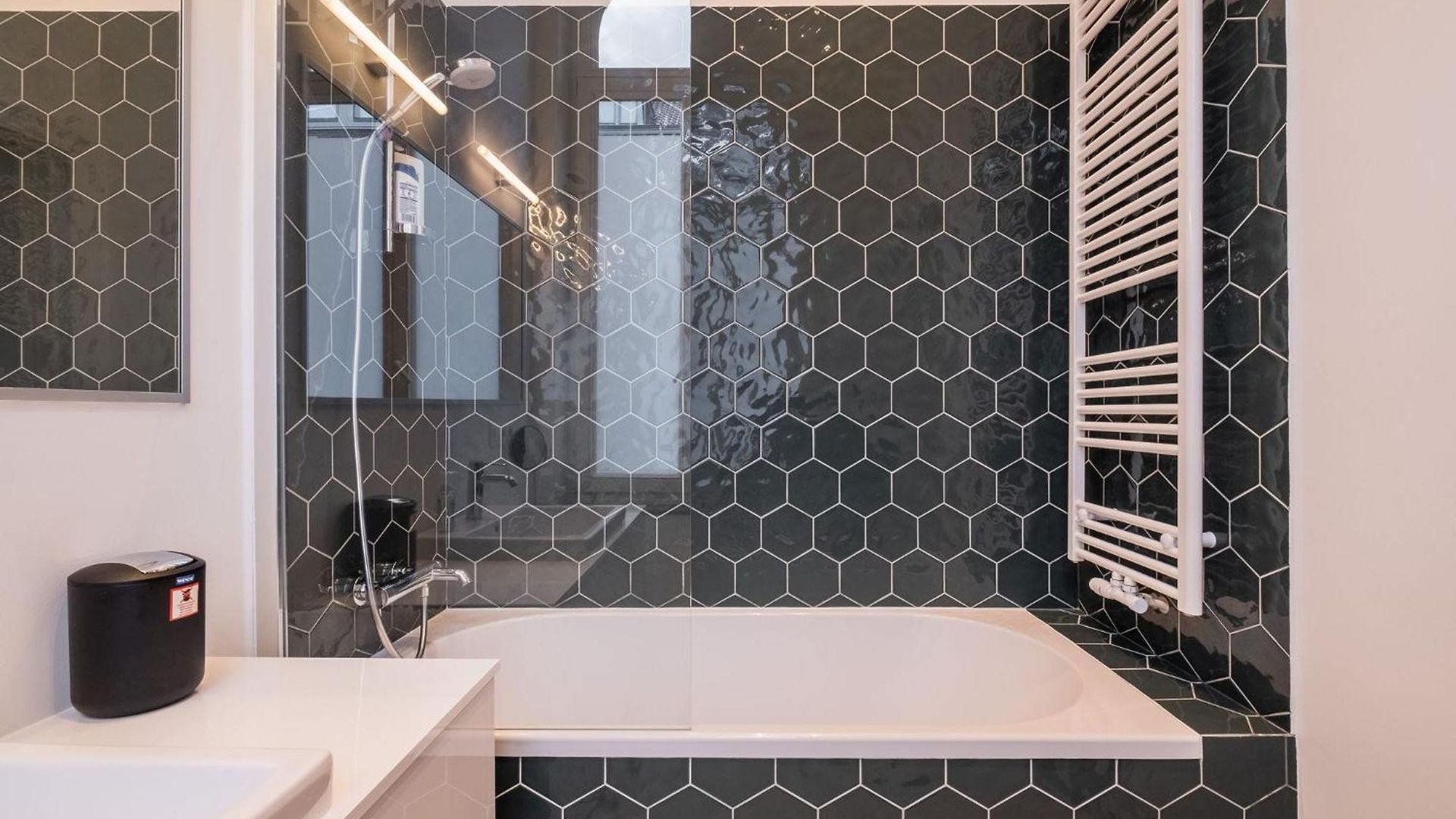 Charming Renovated In Vibrant Saint Gilles,