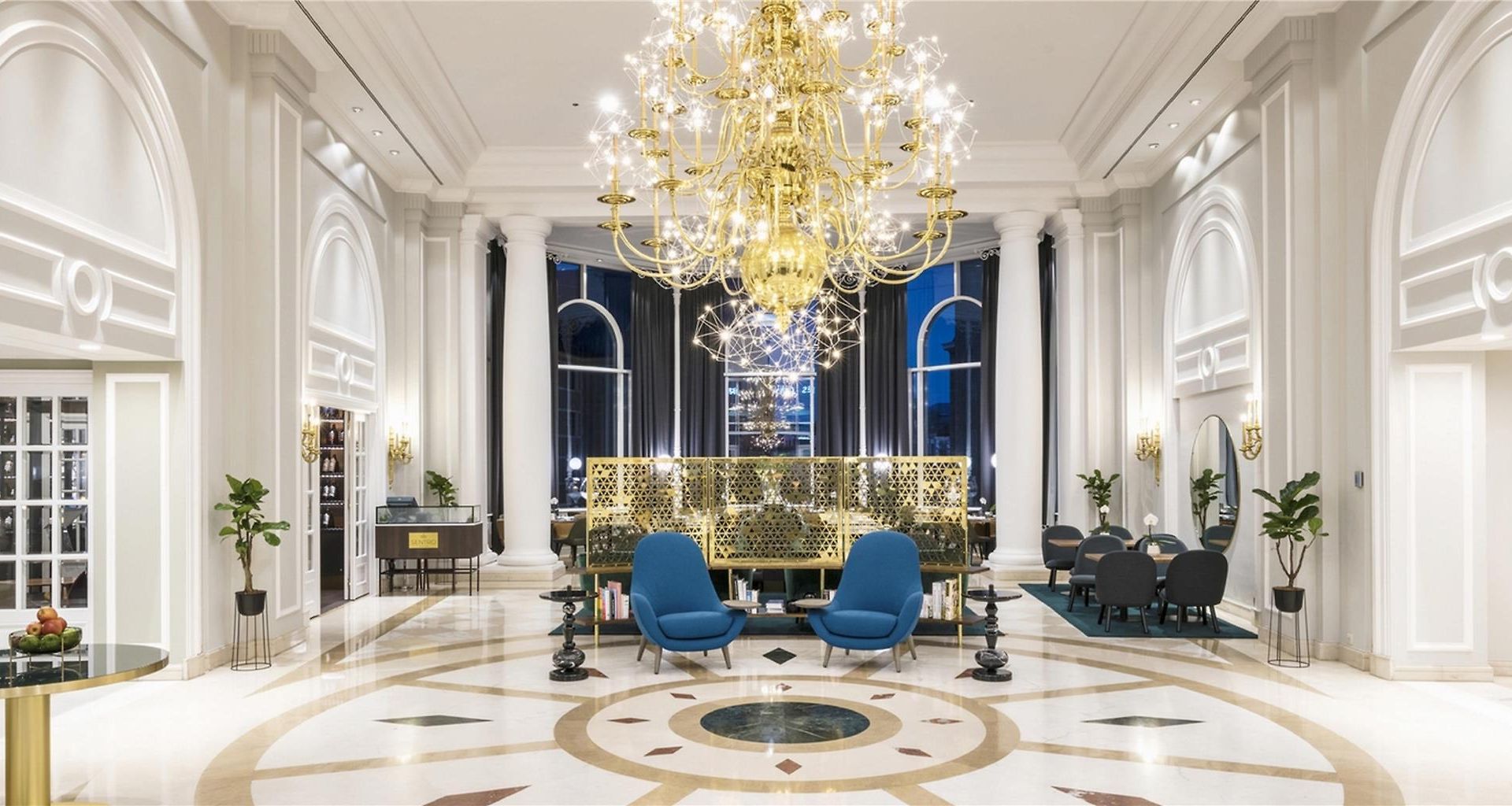 Hilton Grand Place Hotel 4*