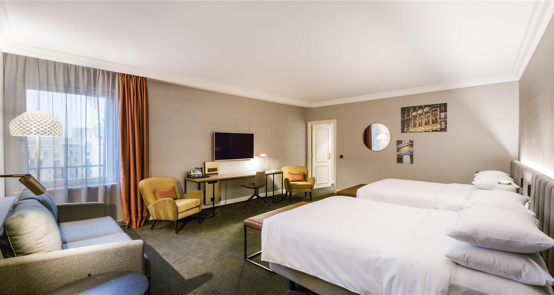 Hilton Grand Place Hotel 4*