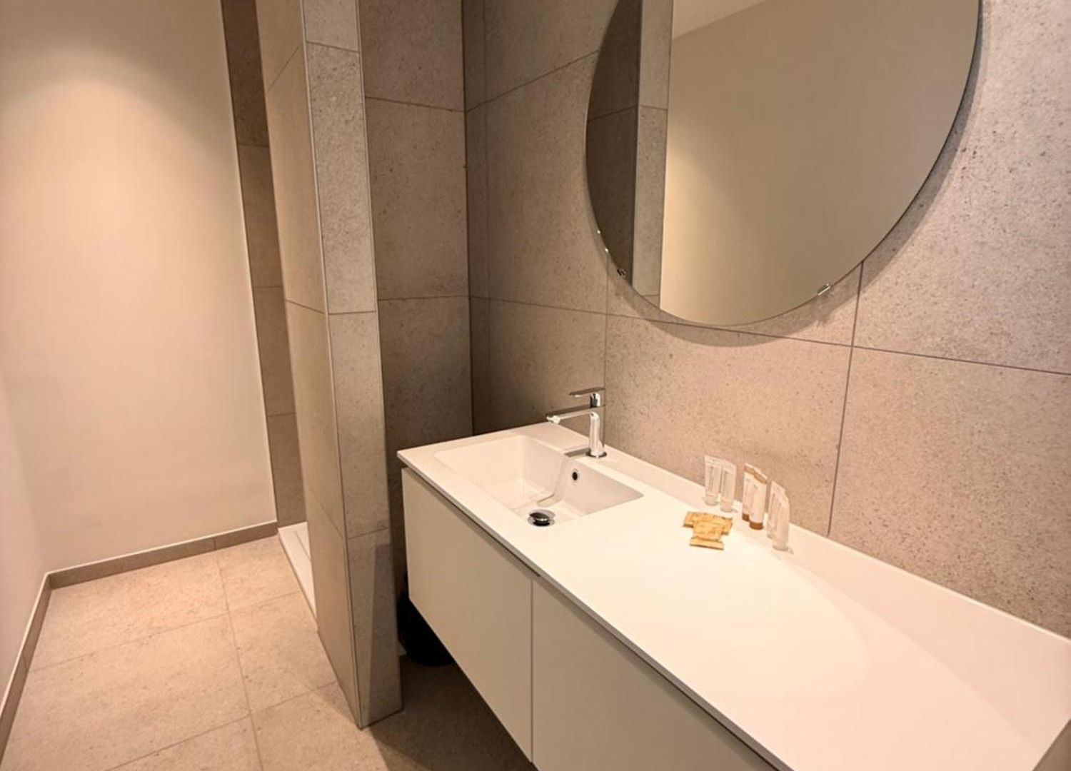 Aparthotel At 3*