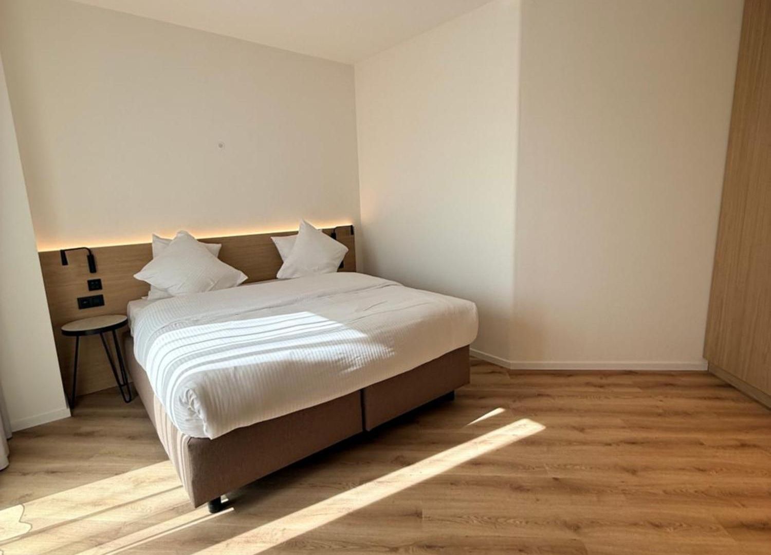 Aparthotel At 3*