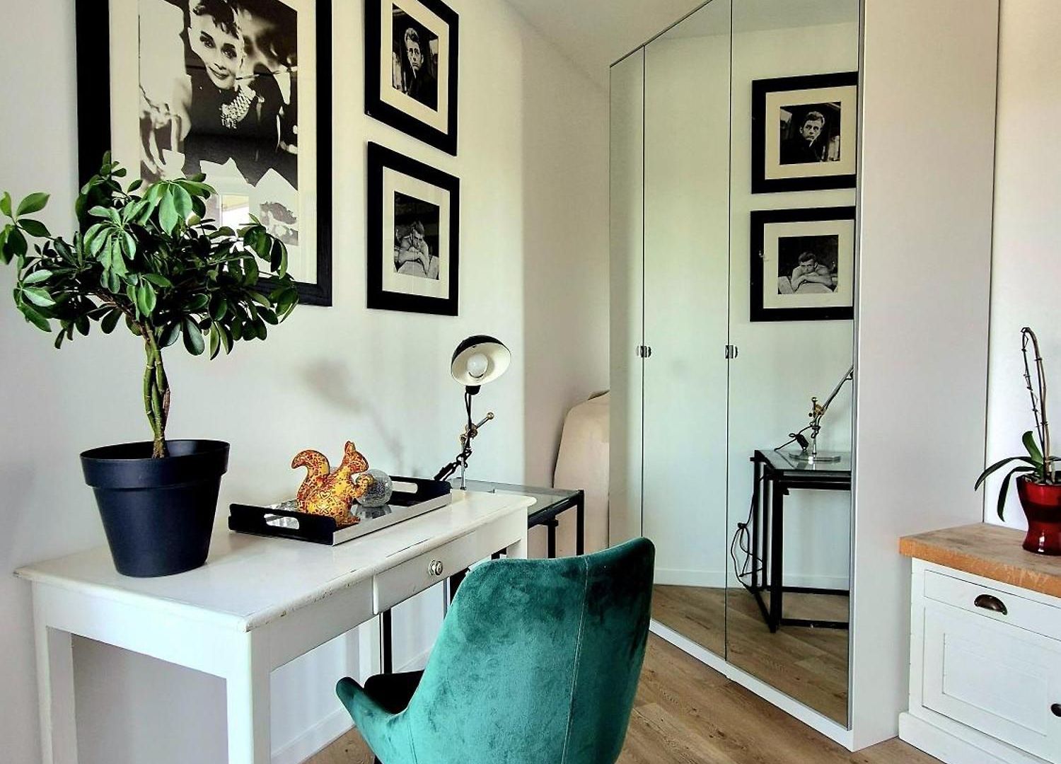 Homestay Richy Stylish Balcony Brussels- Garden View- Shared Bathroom- Inclusive