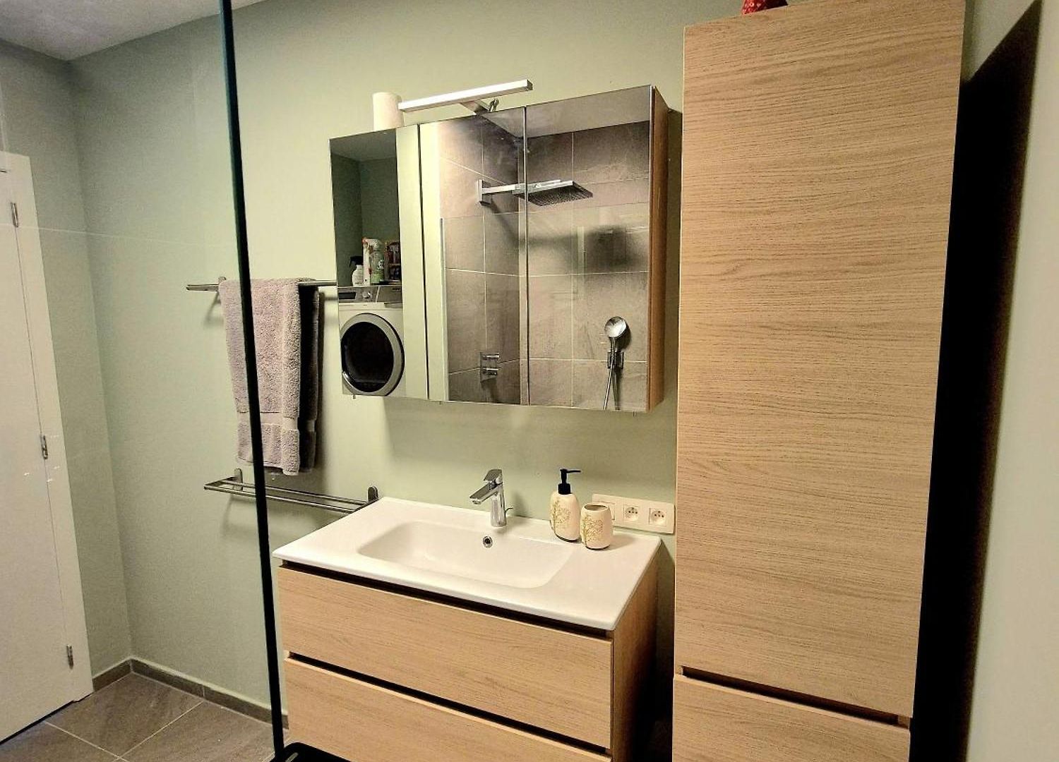 Richy Stylish Balcony Brussels- Garden View- Shared Bathroom- Inclusive * Brussels