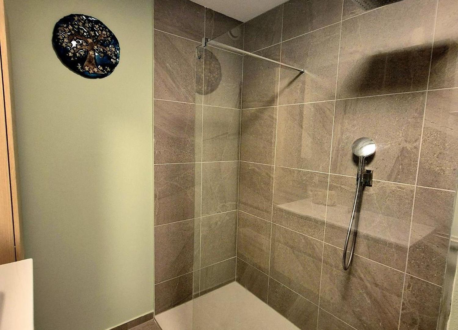 Richy Stylish Balcony Brussels- Garden View- Shared Bathroom- Inclusive