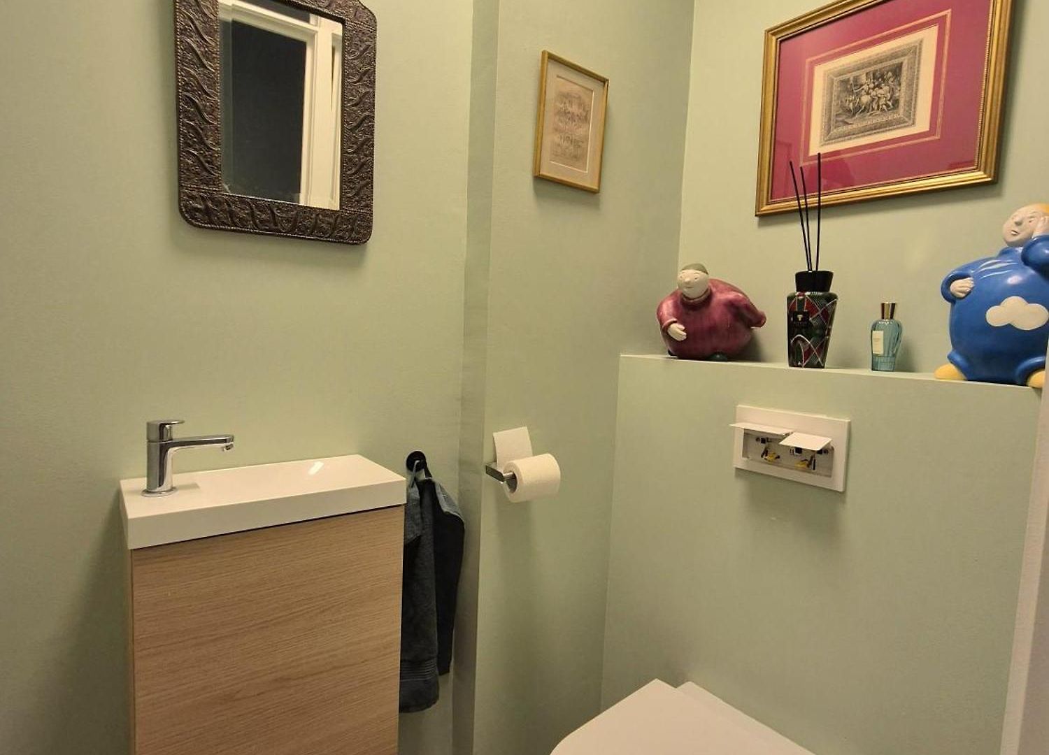 Homestay Richy Stylish Balcony Brussels- Garden View- Shared Bathroom- Inclusive *