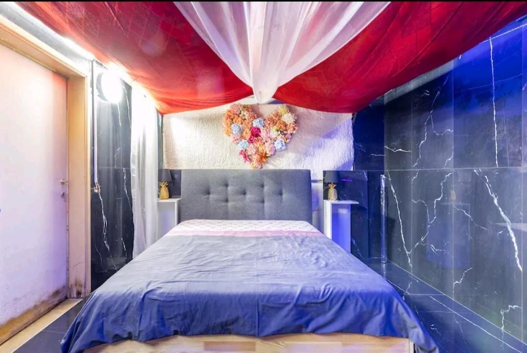 & Wellness Area Jacuzzi Sauna Massage Table Villa