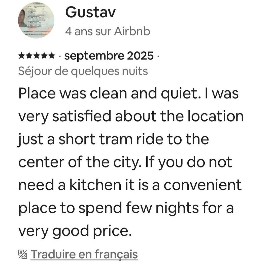 Richy Stylish Balcony Brussels- Garden View- Shared Bathroom- Inclusive Homestay *