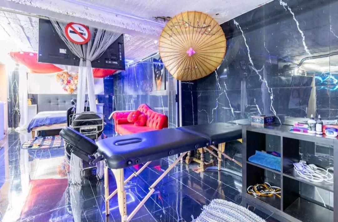 & Wellness Area Jacuzzi Sauna Massage Table Villa *