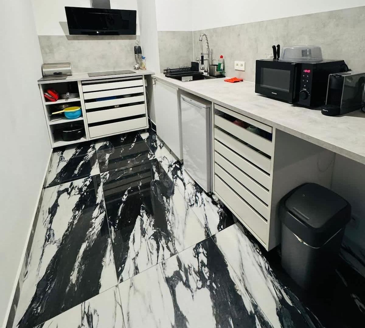 Apartment Charming 1 Bedroom With Terrace