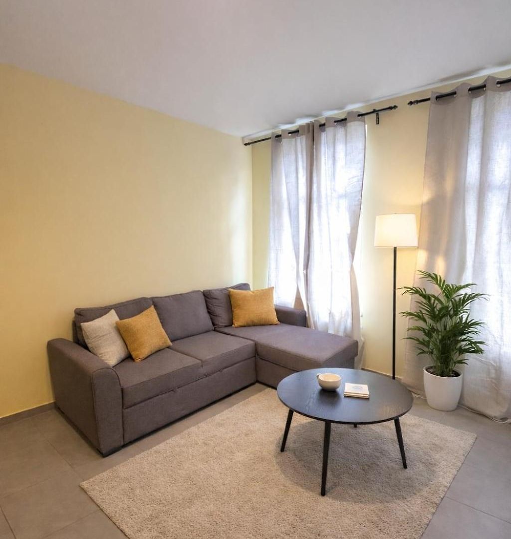 Spacious 2br Near Grand Place3 *