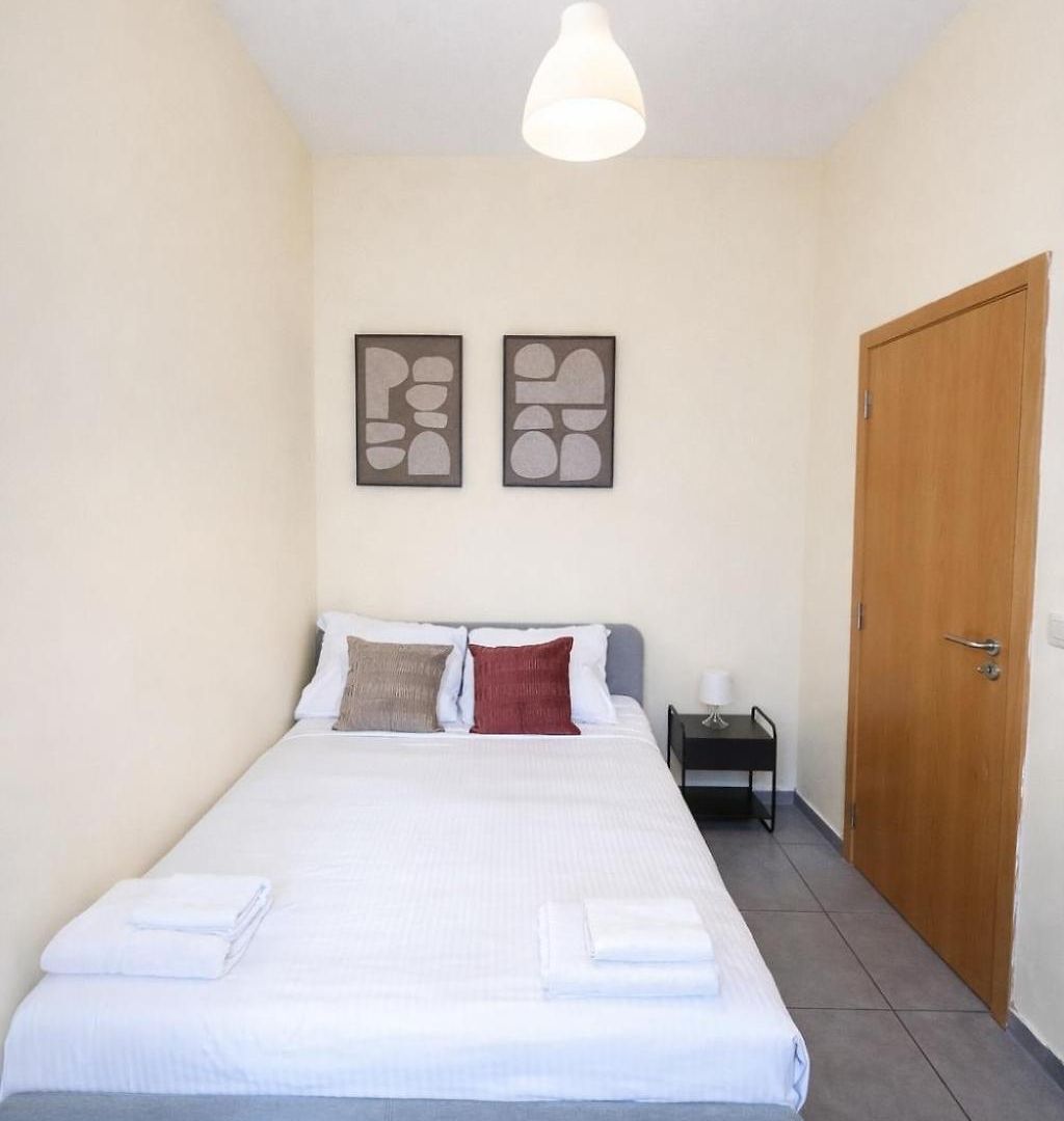 Apartment Spacious 2br Near Grand Place 1