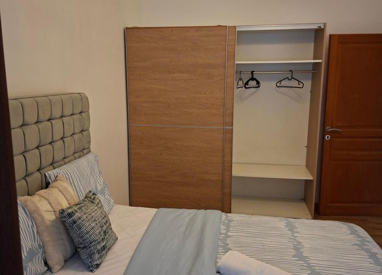 Et Dans Un Immeuble Homestay Brussels