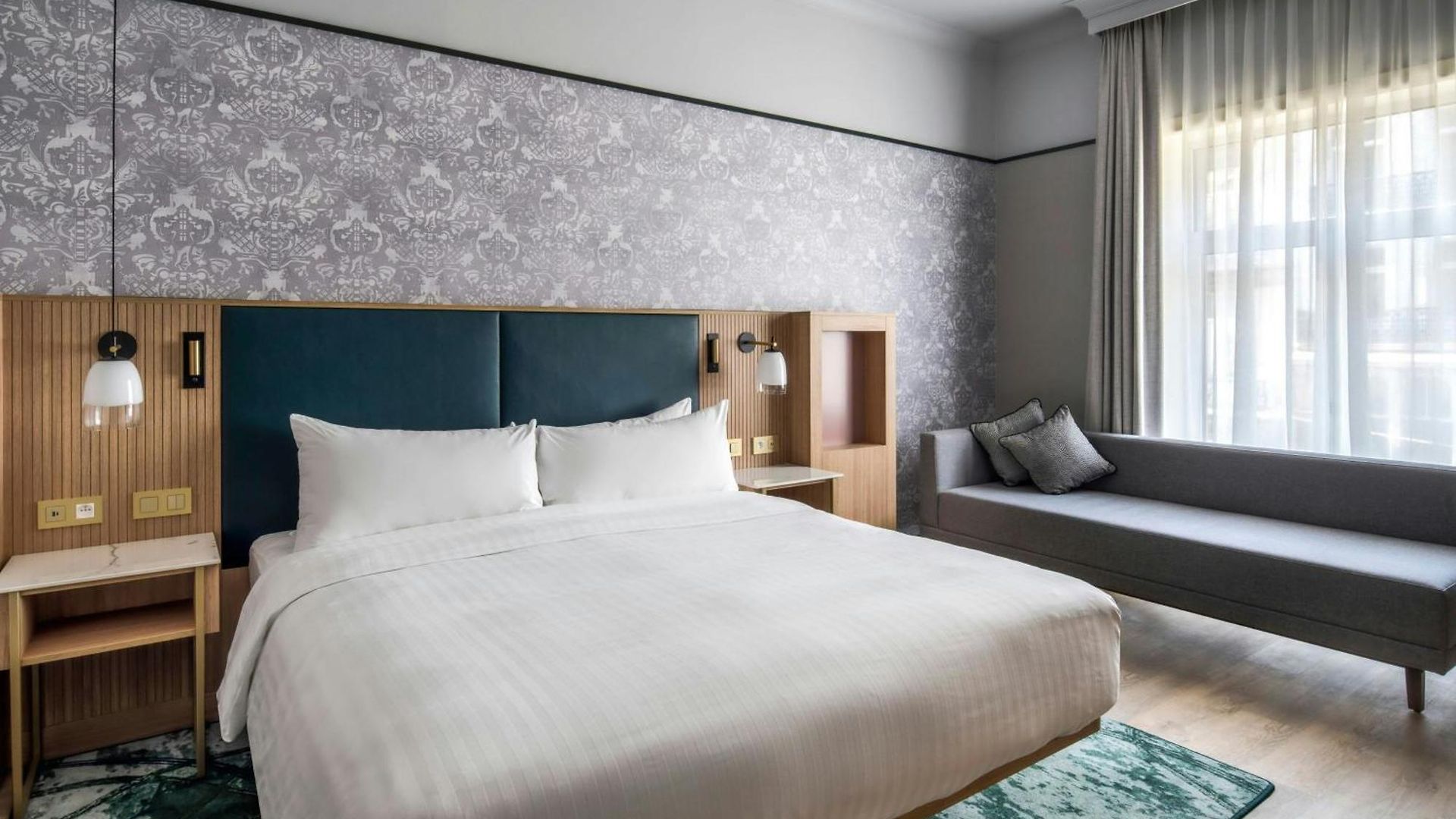 Marriott Grand Place 4*