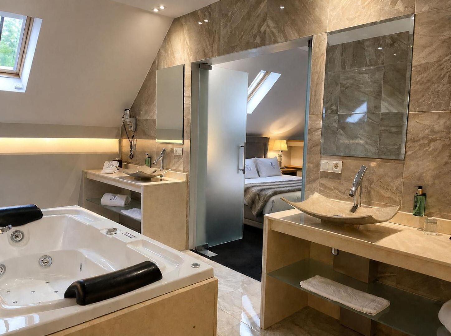 Le Dixseptieme Hotel 4*