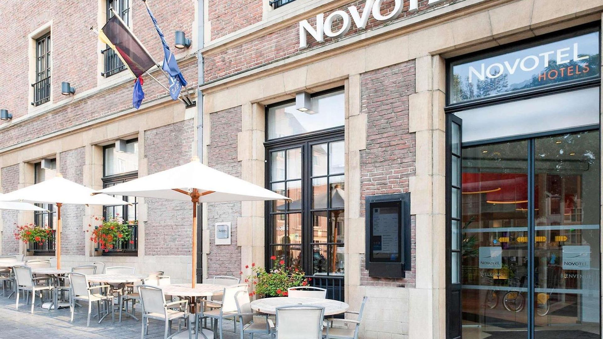 Hotel Novotel Off Grand Place 4*