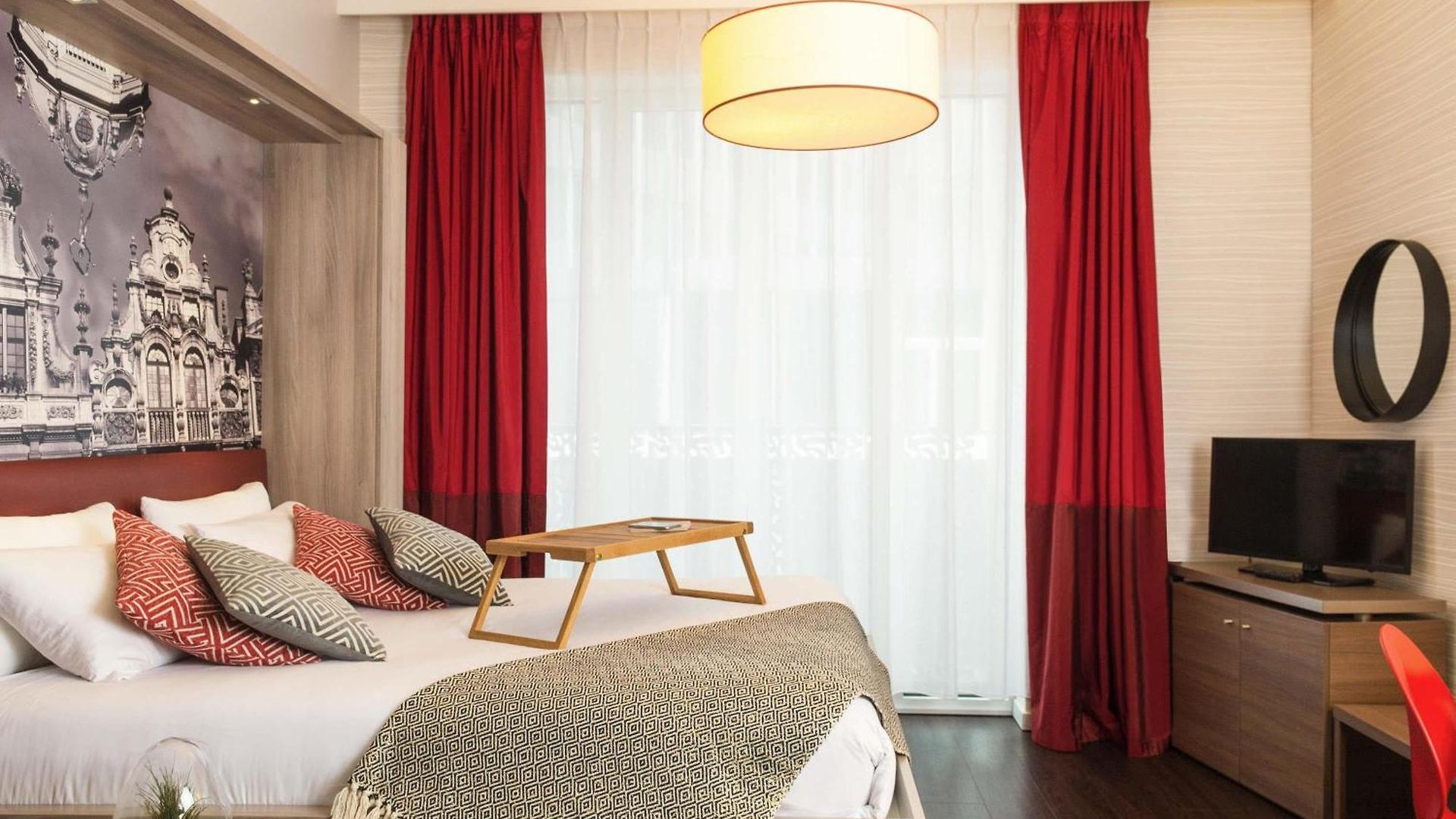 Adagio Grand Place 4*