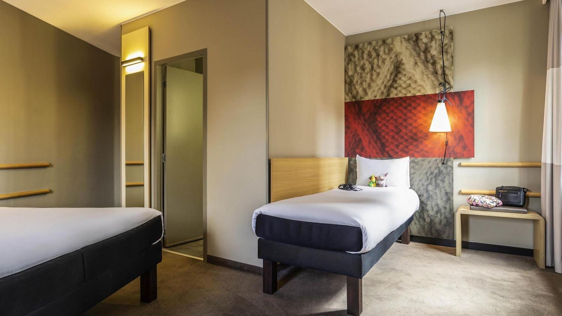 Ibis Off Grand'place Hotel 3*