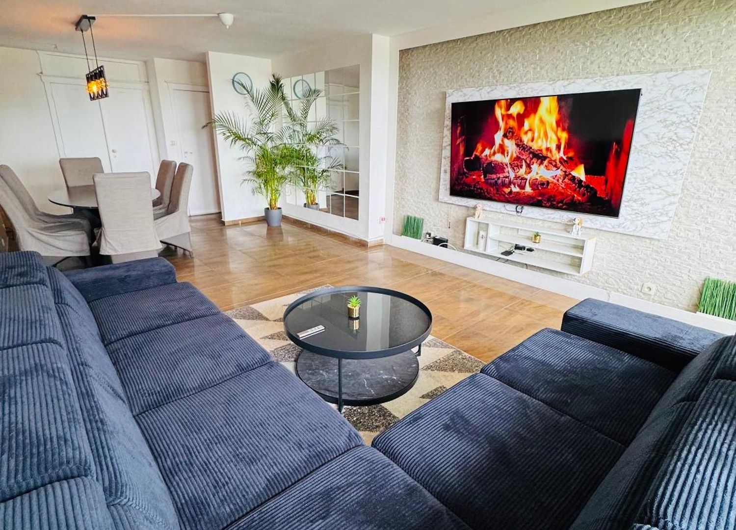 Meuble 92m2 + 2 Terrasses Apartment