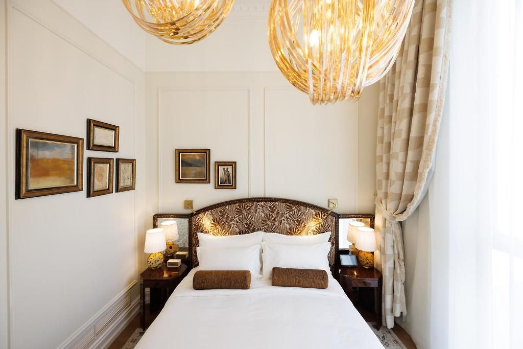Fleur De Hotel