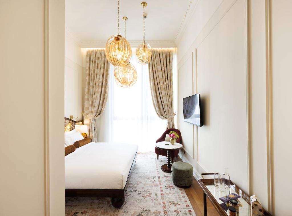 Fleur De Hotel