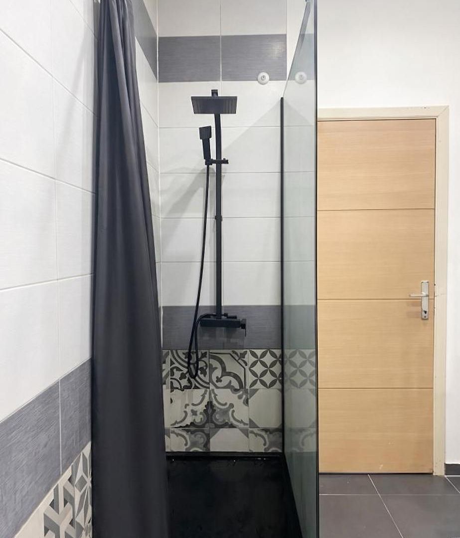 Apartment Modern In Molenbeek-saint-jean / 77 M² / Parking Brussels