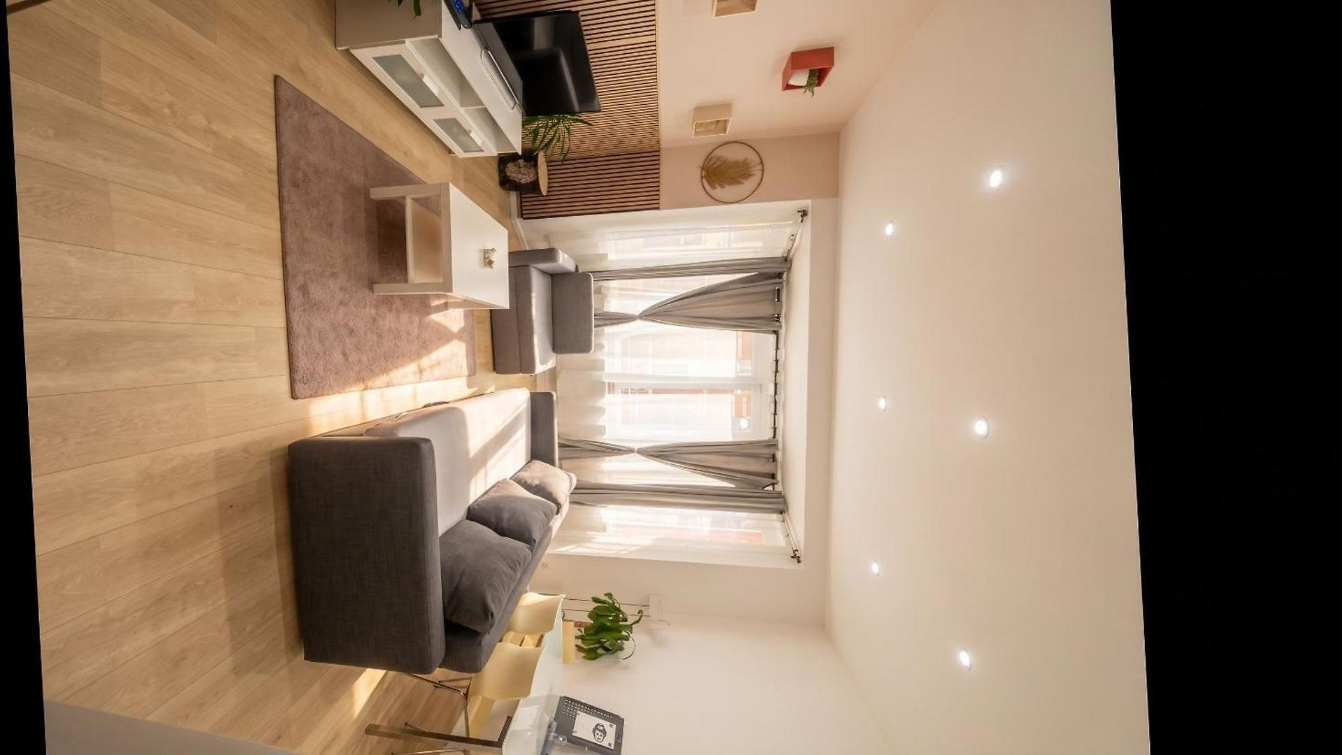 Apartment Modern In Molenbeek-saint-jean / 77 M² / Parking *