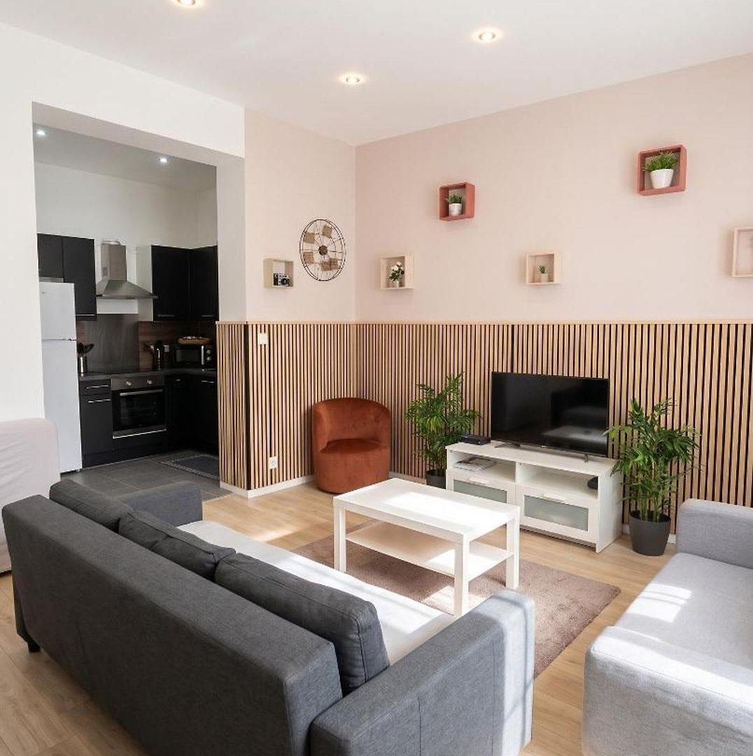 Modern In Molenbeek-saint-jean / 77 M² / Parking Apartment Brussels