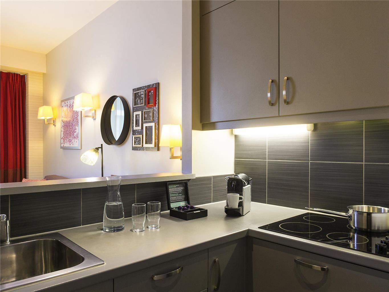 Adagio Grand Place 4*