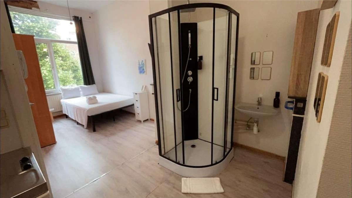 European District Eleven Apartment