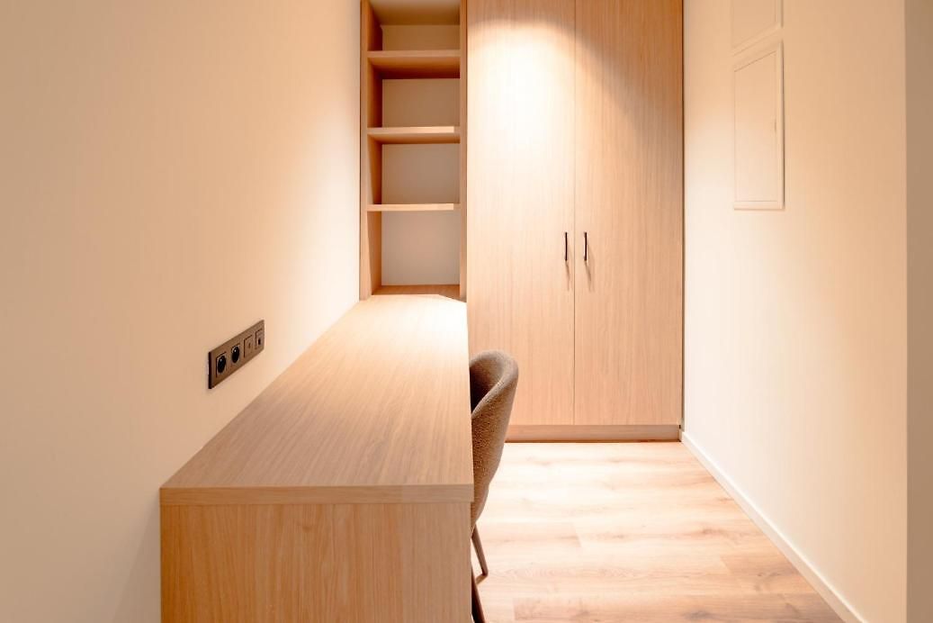 Aparthotel At 3*