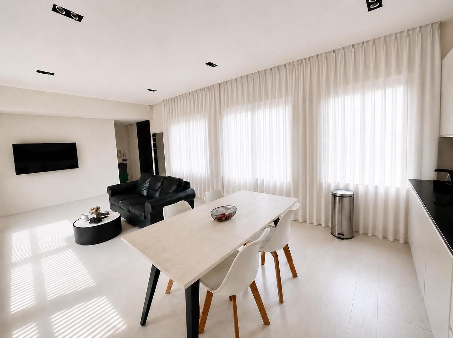 Elegant Quiet And Bright Brussels