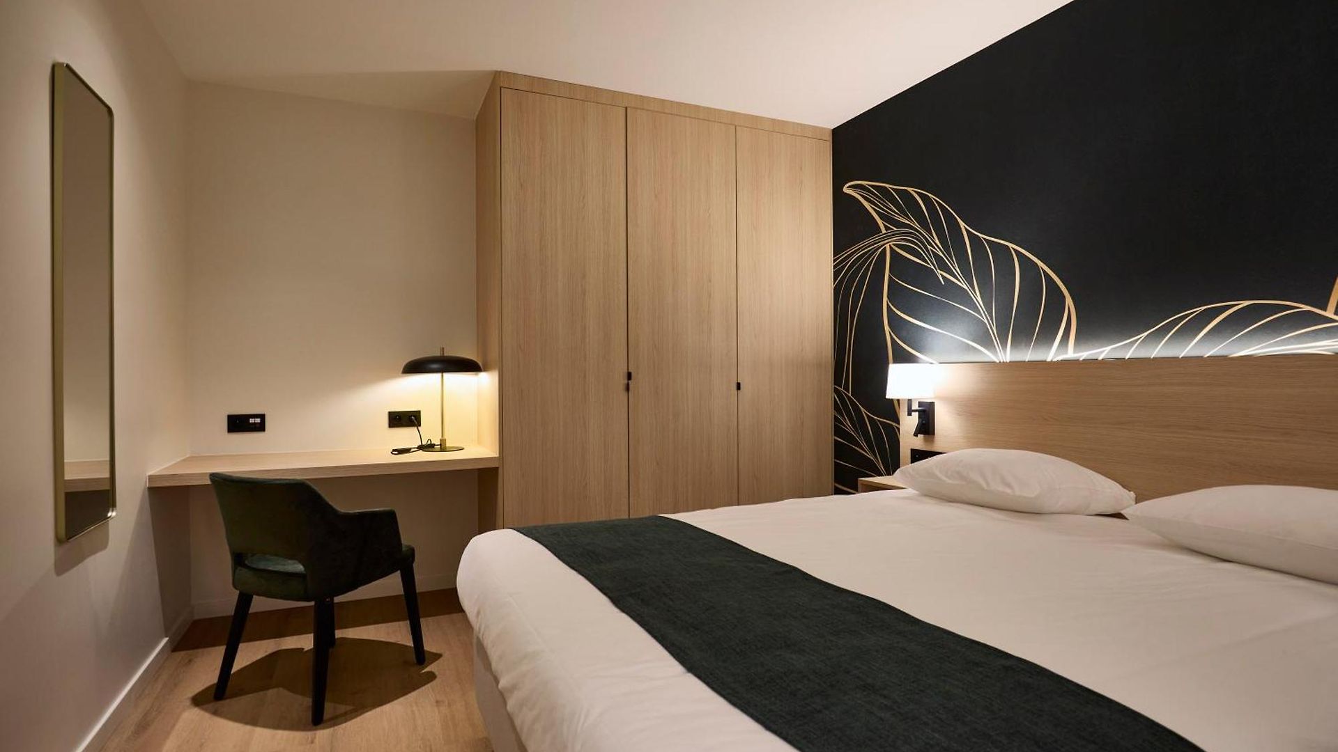 Aparthotel Georges Henri 4*