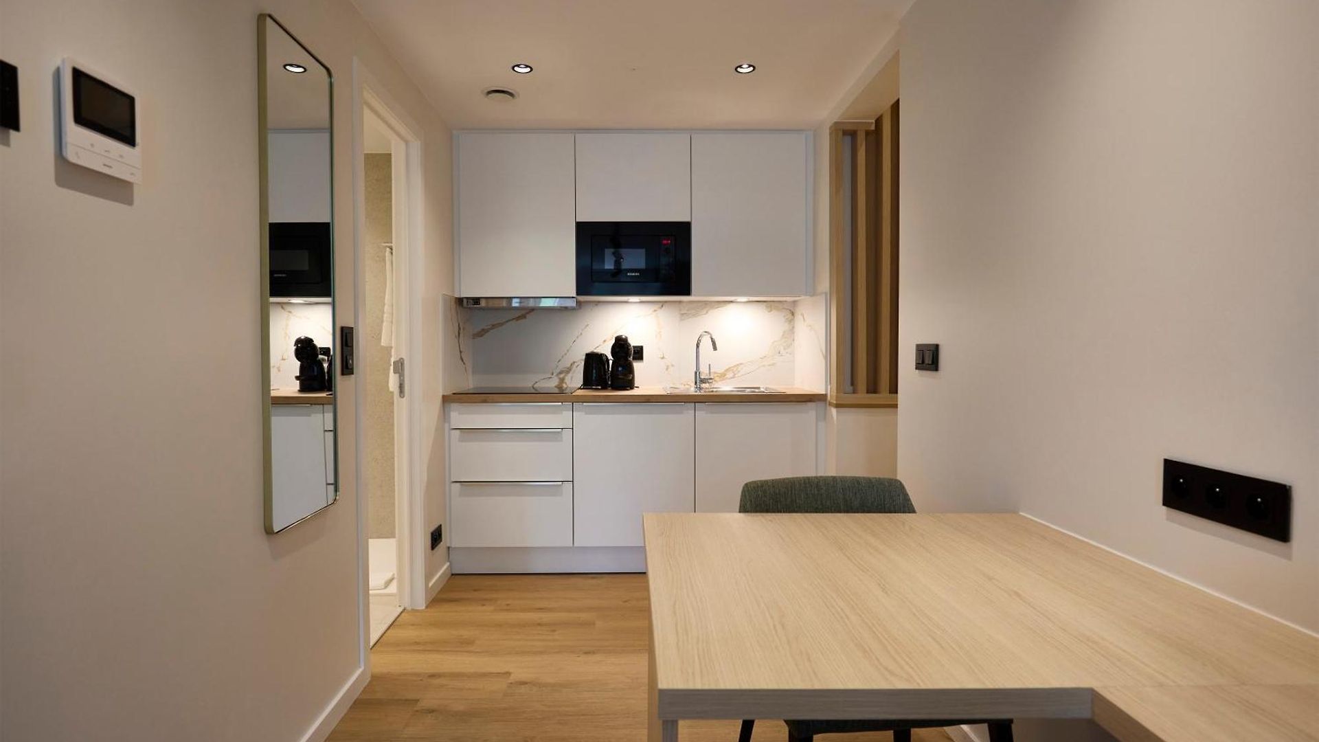 Georges Henri Aparthotel 4*
