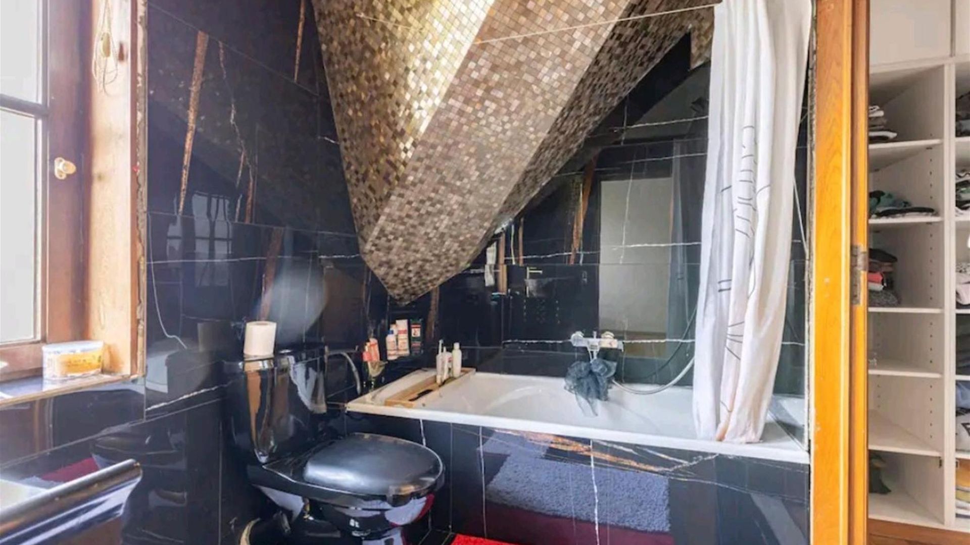 & Wellness Area Jacuzzi Sauna Massage Table Brussels