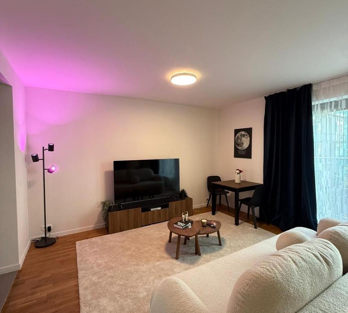 Modern Executive In The Eu Quarter Heart In Apartment