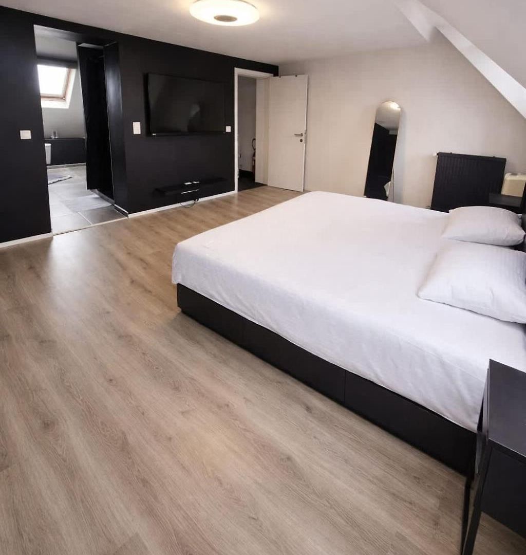 Luxury Triplex Stylish 2br In Brussels