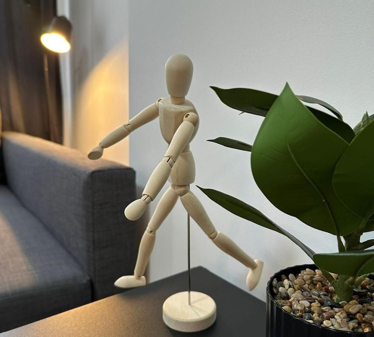 Modern For 4 Near Center Apartment *