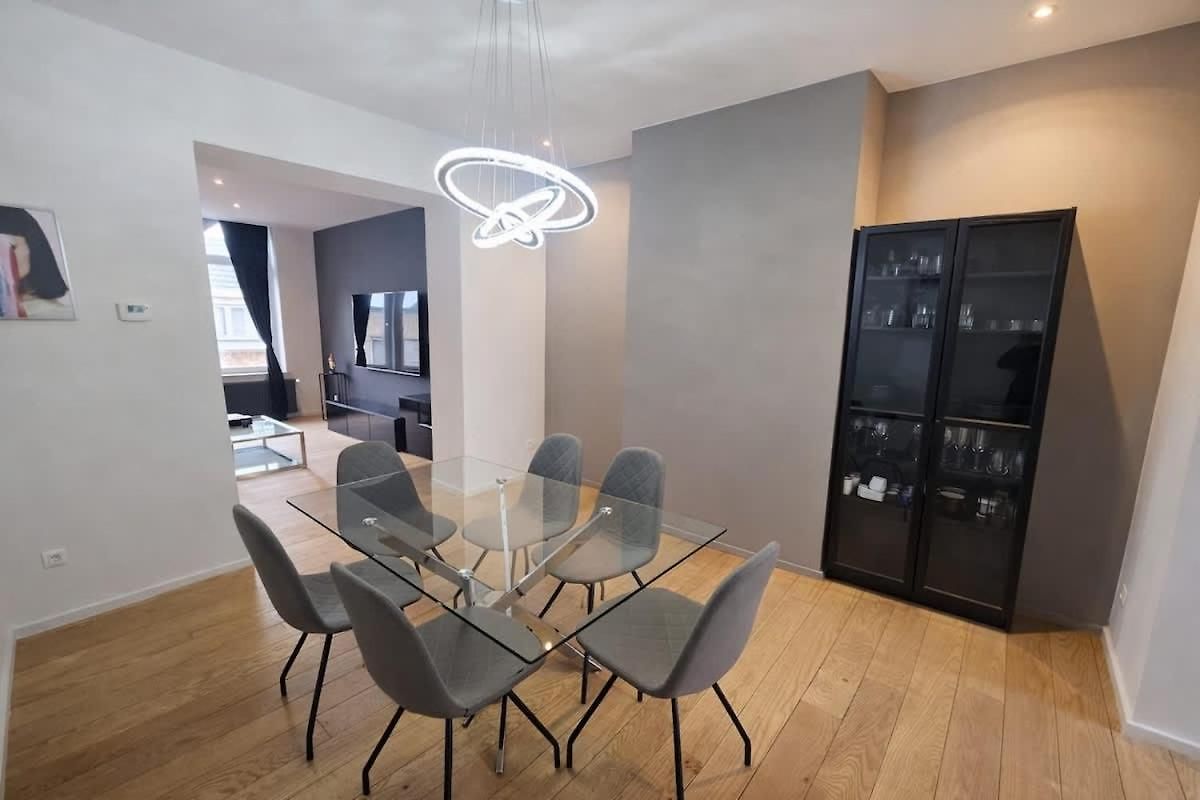 Luxury Triplex Stylish 2br In Apartment