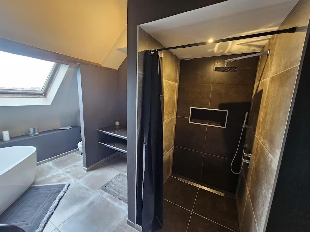Luxury Triplex Stylish 2br In *
