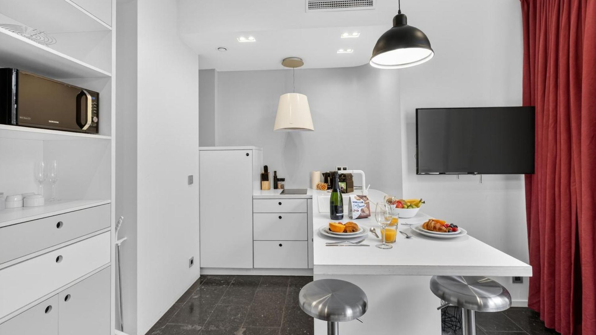 Stephanie By Reside Apartment