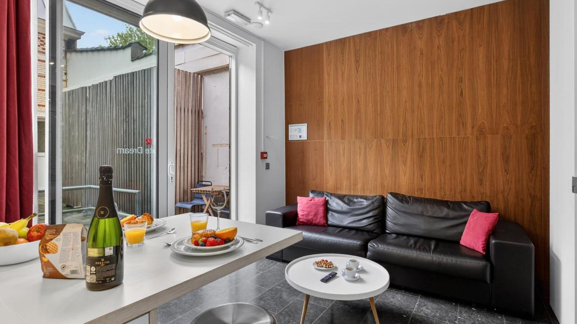Stephanie By Reside Apartment *