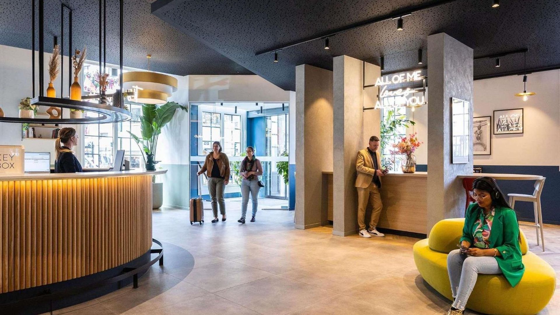 Novotel Off Grand Place Hotel 4*
