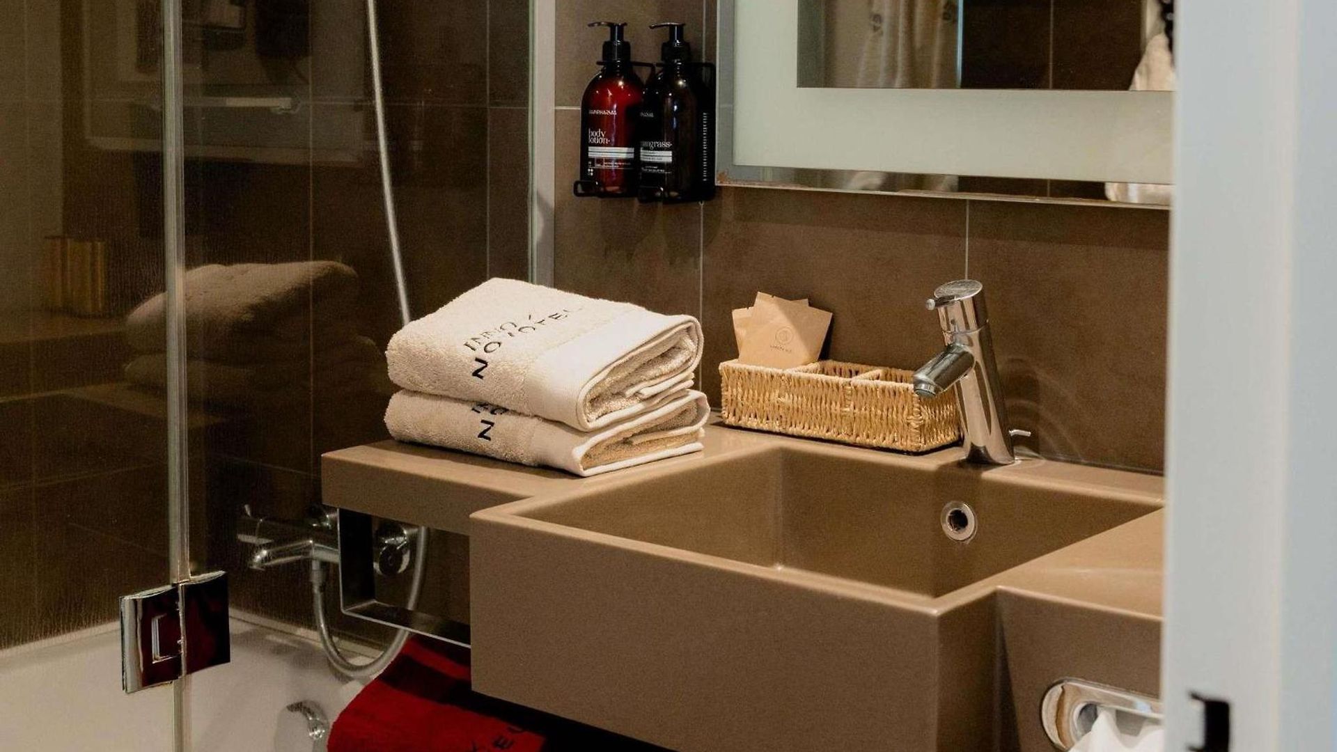 Hotel Novotel Off Grand Place 4*