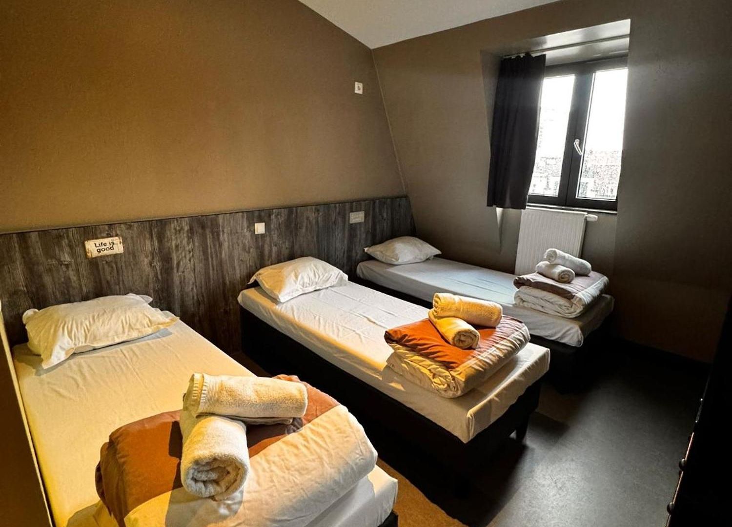 Hostel Brxxl 5 Centre *