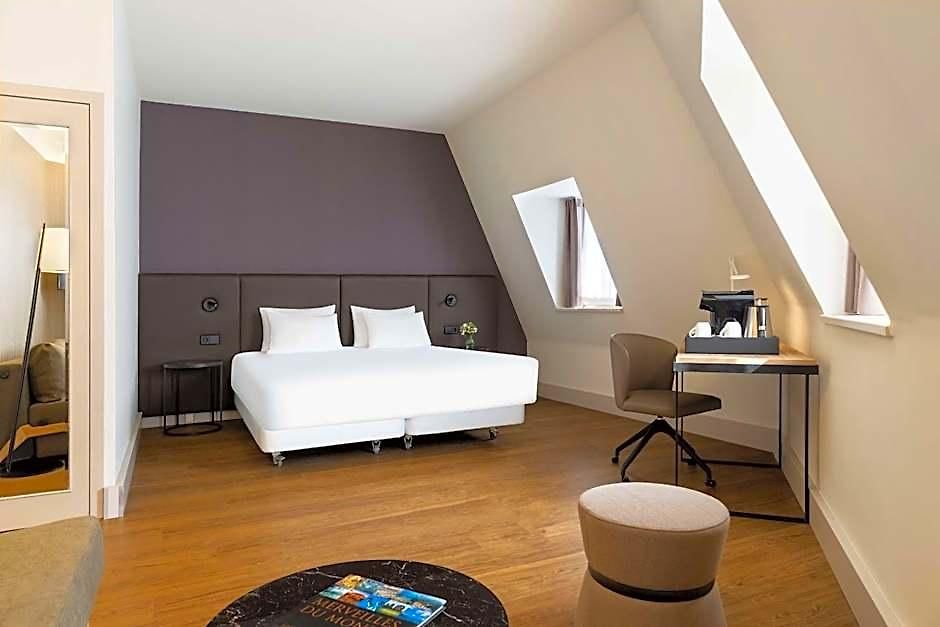 Hotel Nh Carrefour De L'europe 4*