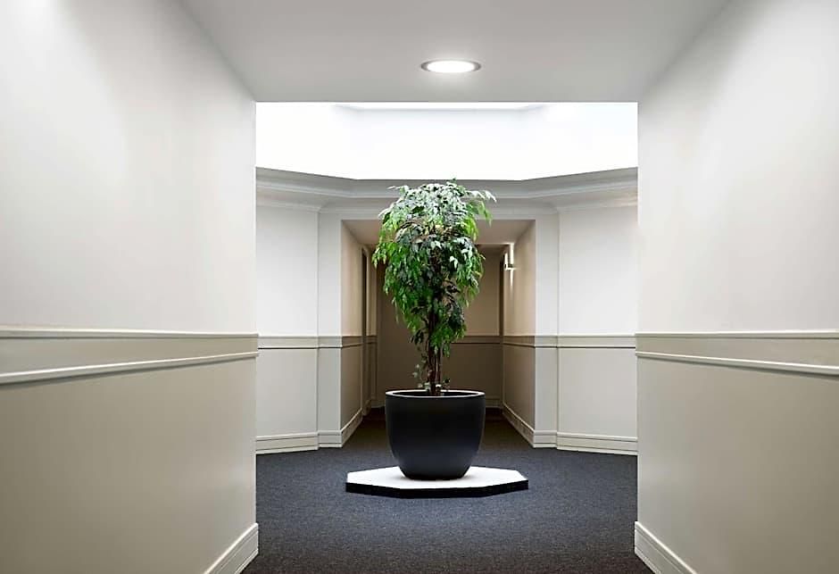 Nh Carrefour De L'europe Hotel 4*