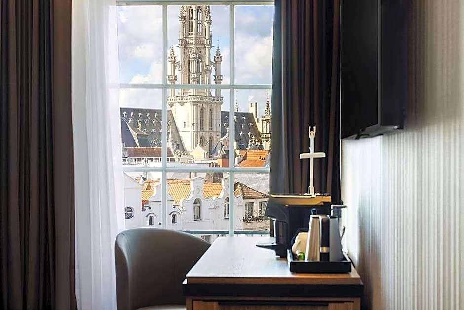 Hotel Nh Carrefour De L'europe 4*