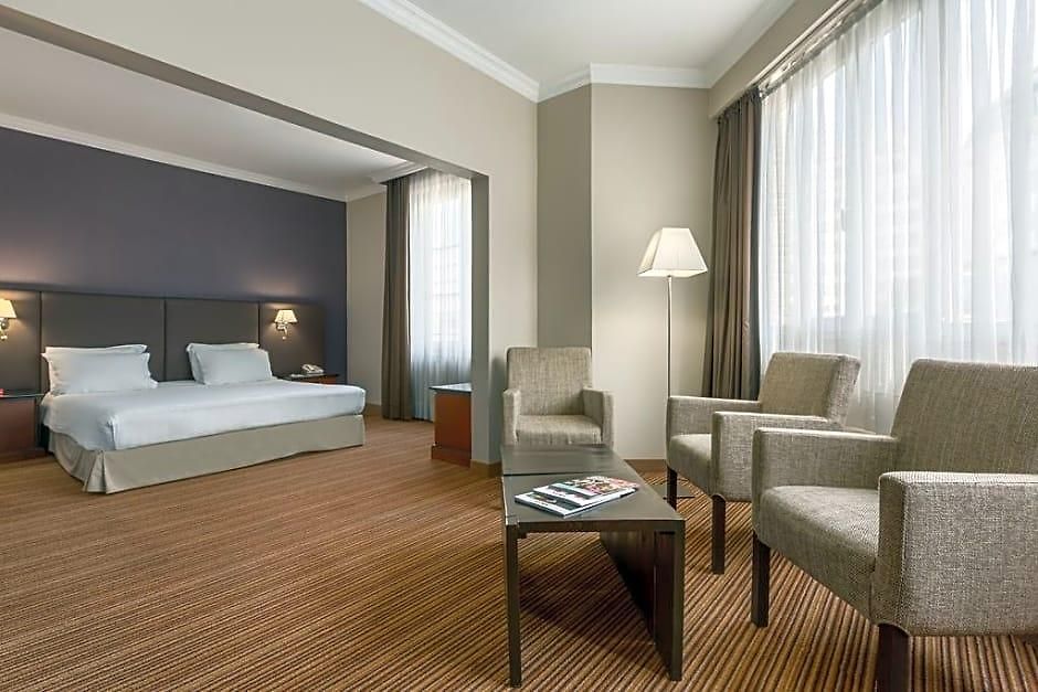Hotel Nh Carrefour De L'europe 4*