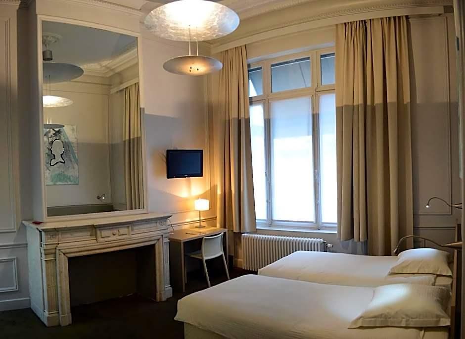 Hotel Du Congres 3*