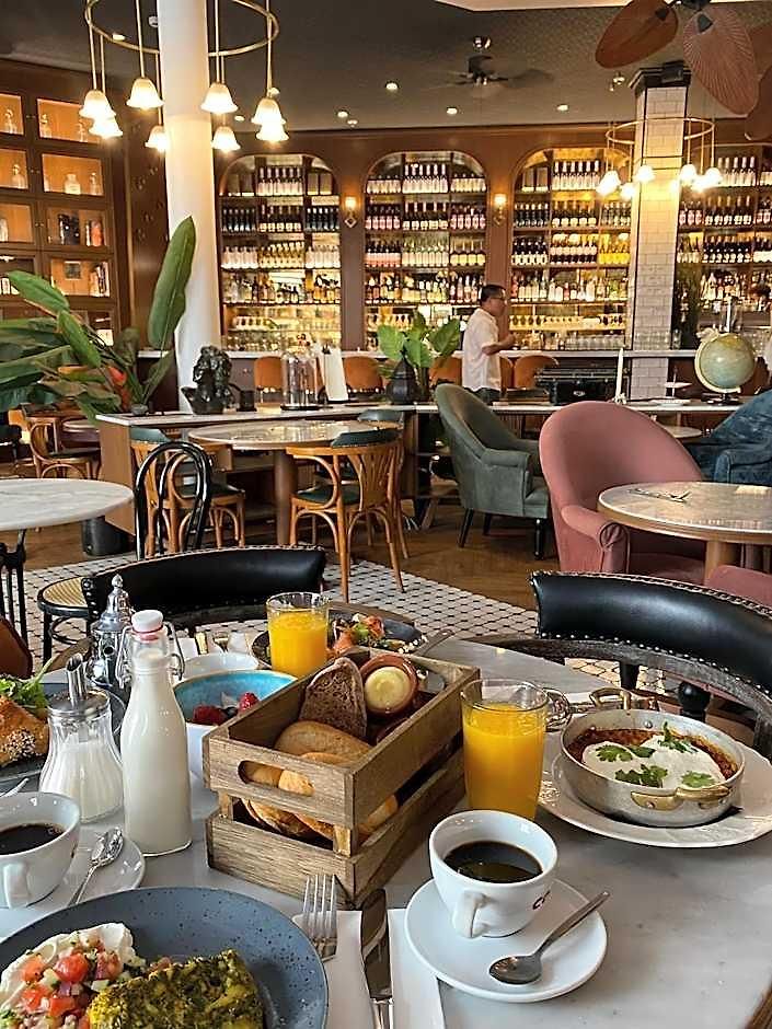 Craves Hotel